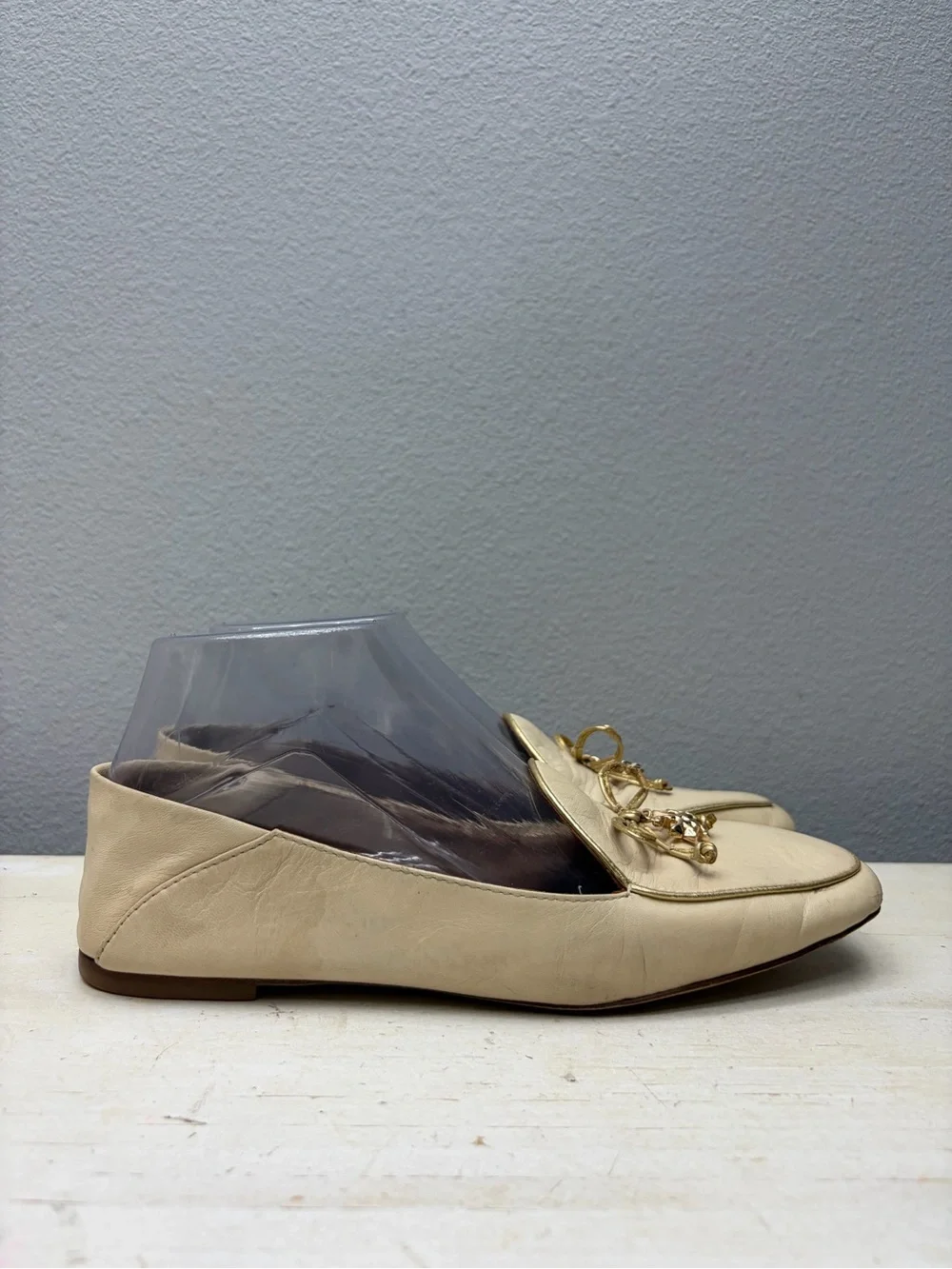 Tory Burch Beige Leather Charm Loafers Size 7